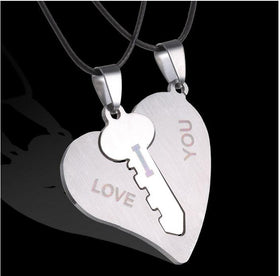 Broken Heart Pendant Necklaces Set